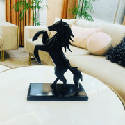 Stylish Diamond Cut Horse Showpiece