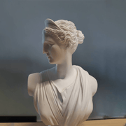 Grandeur Lady Statue Showpiece