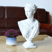 Grandeur Lady Statue Showpiece
