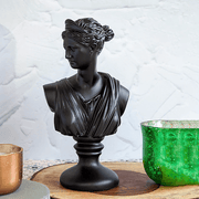 Grandeur Lady Statue Showpiece