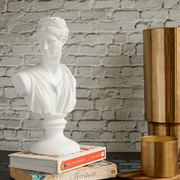 Grandeur Lady Statue Showpiece