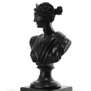 Grandeur Lady Statue Showpiece