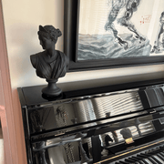 Grandeur Lady Statue Showpiece